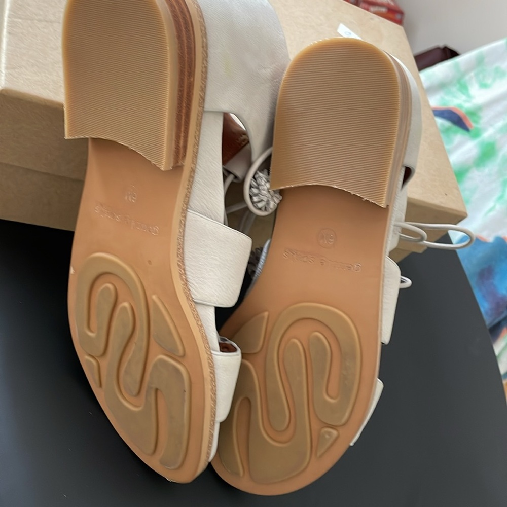 Gentle Souls by Kenneth Cole leather sandals size 6 - Picture 5 of 6